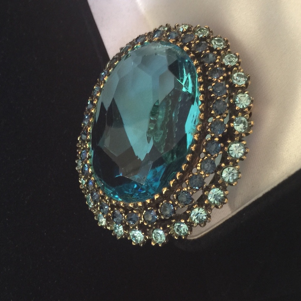 Vintage Signed Pauline Rader Large Crystal Brooch - image 3